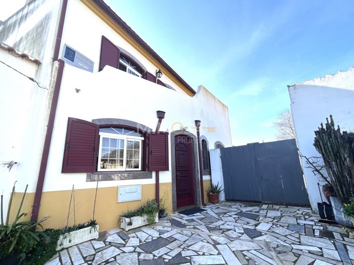 Image No.24-4 Bed Property for sale