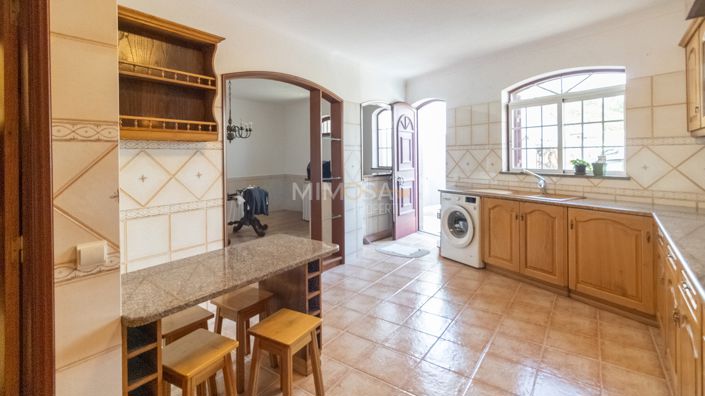 Image No.7-4 Bed Property for sale