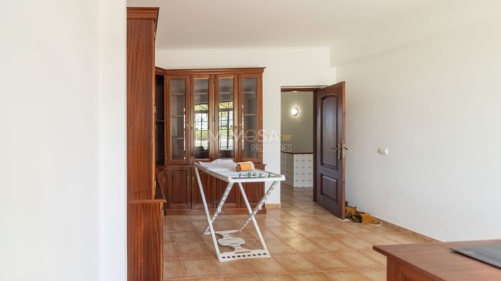 Image No.8-4 Bed Property for sale