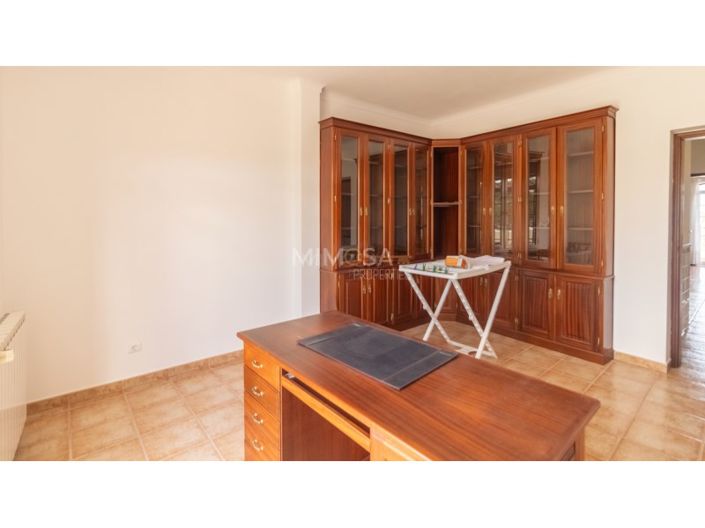Image No.9-4 Bed House for sale