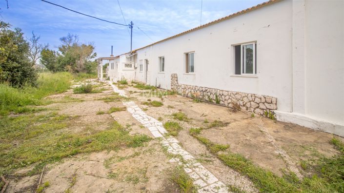 Image No.2-6 Bed Farmhouse for sale