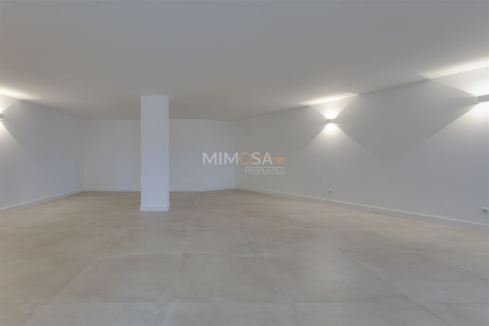 Image No.17-5 Bed House for sale