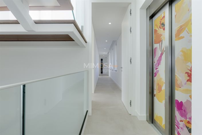 Image No.21-5 Bed House for sale