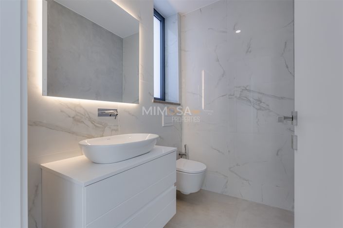 Image No.23-5 Bed House for sale