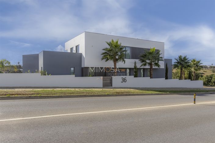 Image No.5-5 Bed House for sale