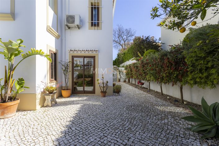 Image No.6-Propriété de 3 chambres à vendre à Lagos