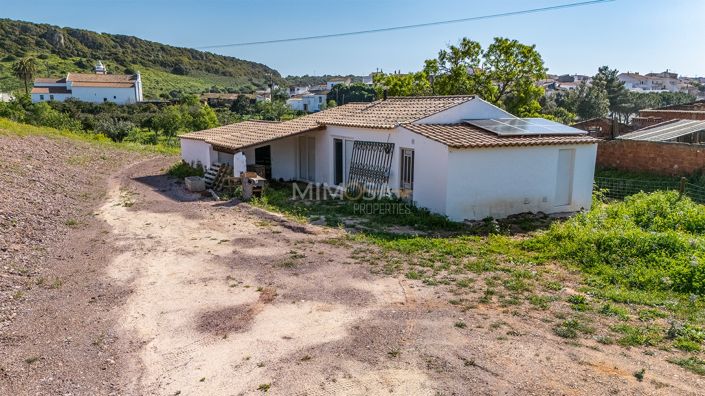 Image No.10-1 Bed Property for sale