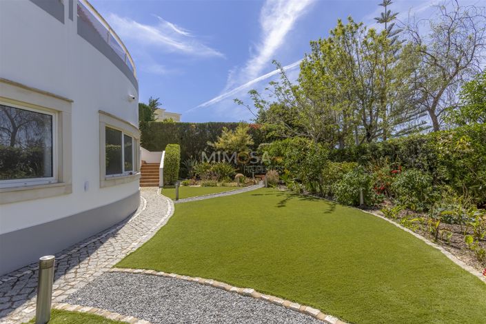 Image No.11-5 Bed Property for sale