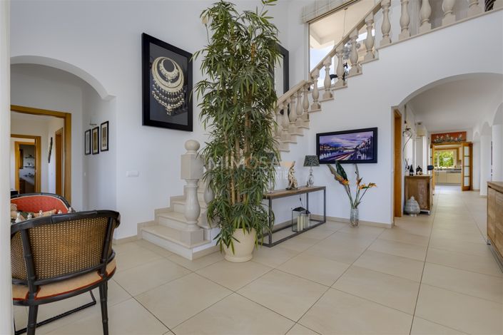 Image No.13-5 Bed Property for sale