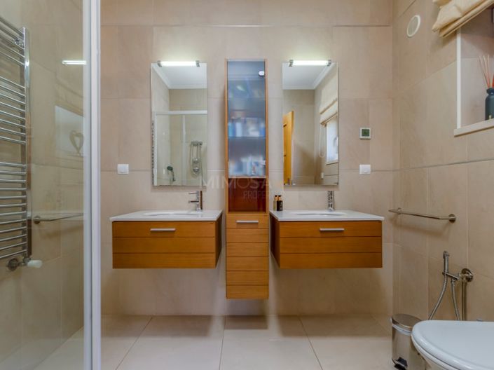 Image No.15-5 Bed House for sale