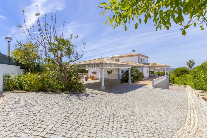 Image No.2-5 Bed Property for sale