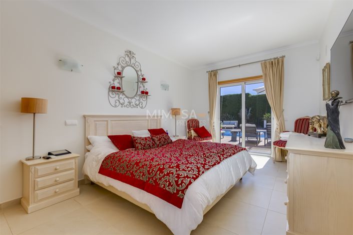 Image No.21-5 Bed Property for sale