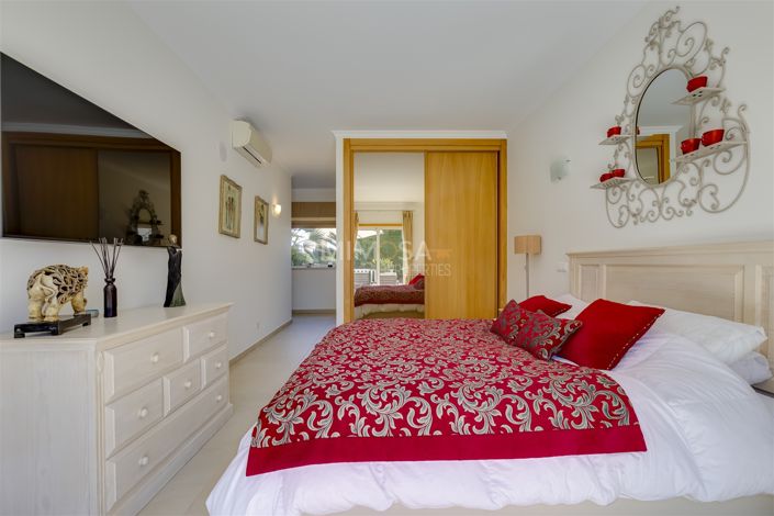 Image No.23-5 Bed Property for sale