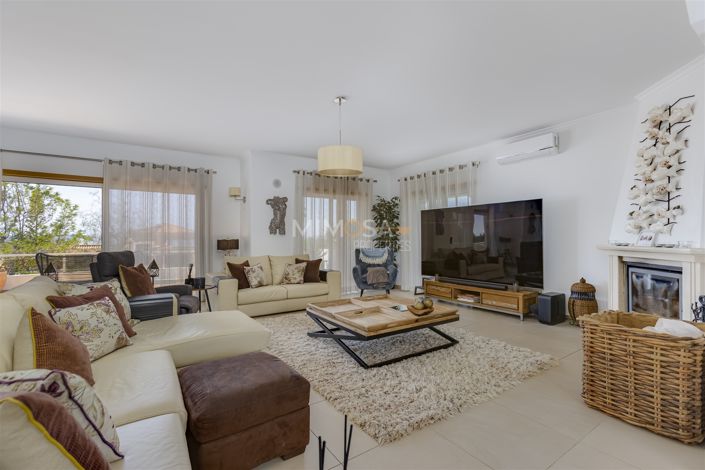 Image No.24-5 Bed Property for sale