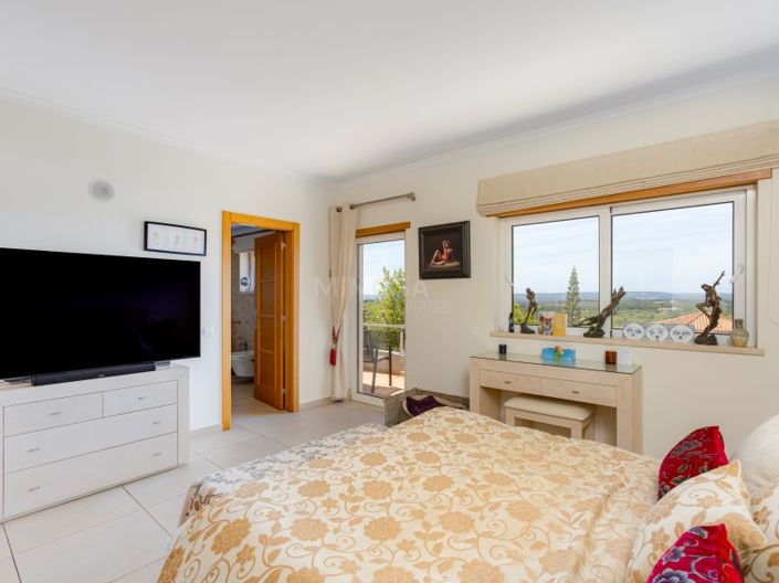 Image No.37-5 Bed House for sale
