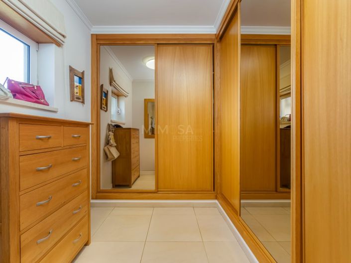 Image No.38-5 Bed House for sale
