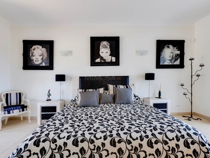 Image No.40-5 Bed House for sale