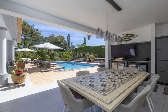 Image No.7-5 Bed Property for sale