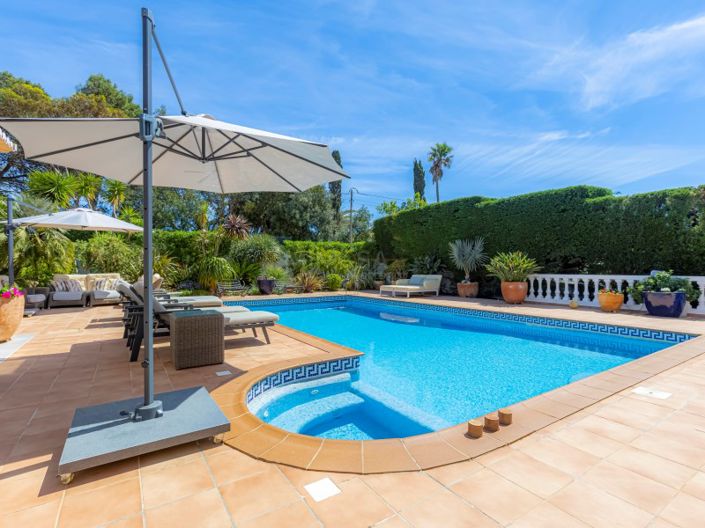 Image No.7-5 Bed House for sale