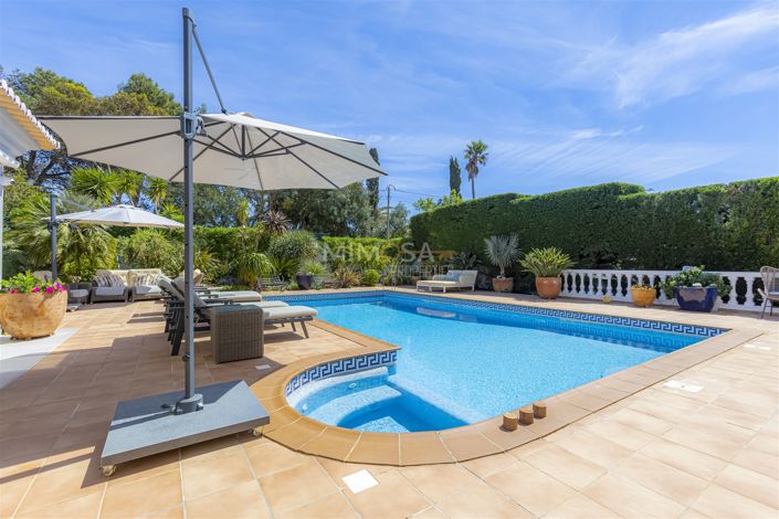 Image No.8-5 Bed Property for sale