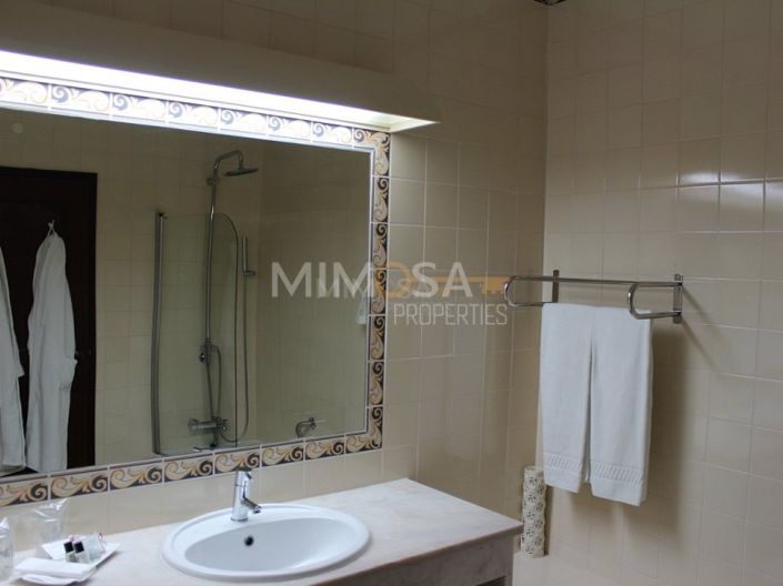 Image No.15-10 Bed Hotel for sale