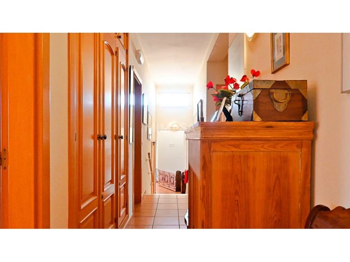Image No.17-4 Bed House for sale