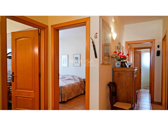 Image No.18-4 Bed House for sale