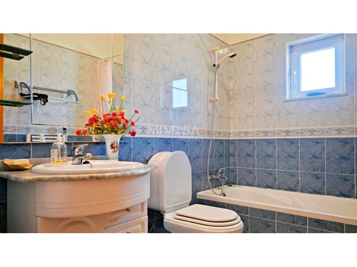 Image No.21-4 Bed House for sale