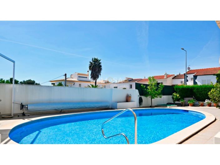 Image No.24-4 Bed House for sale