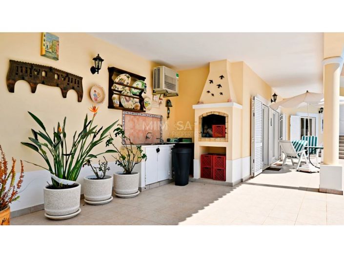 Image No.25-4 Bed House for sale