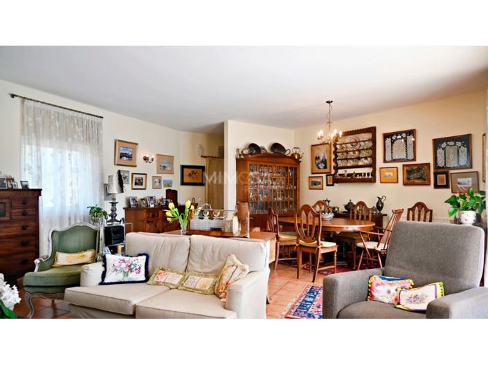 Image No.5-4 Bed House for sale