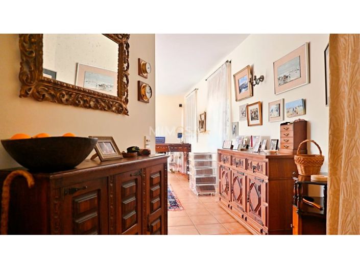 Image No.6-4 Bed House for sale