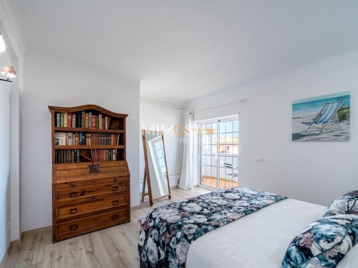 Image No.13-4 Bed House for sale