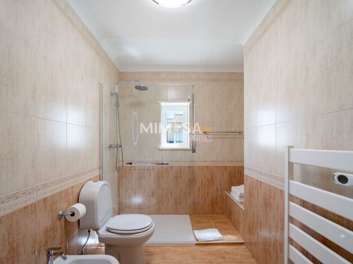 Image No.17-4 Bed House for sale