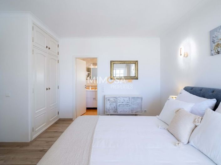 Image No.19-4 Bed House for sale