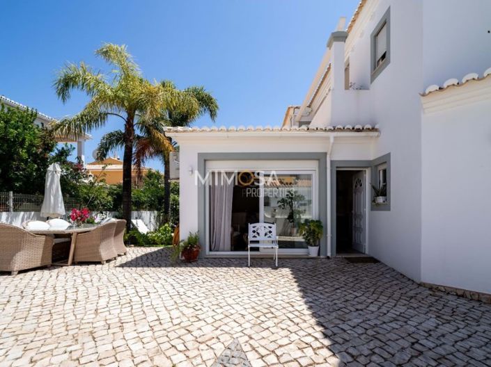 Image No.27-4 Bed House for sale