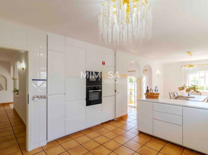 Image No.37-4 Bed House for sale