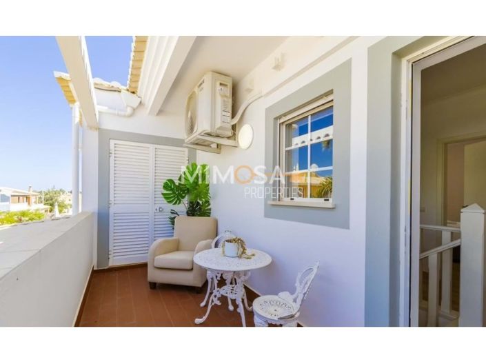 Image No.38-4 Bed House for sale