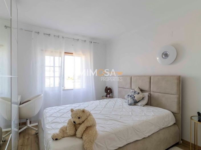Image No.48-4 Bed House for sale