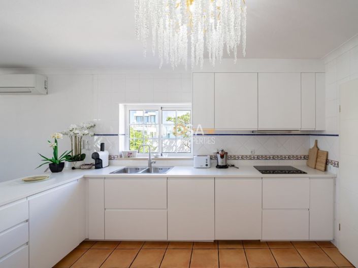 Image No.5-4 Bed House for sale