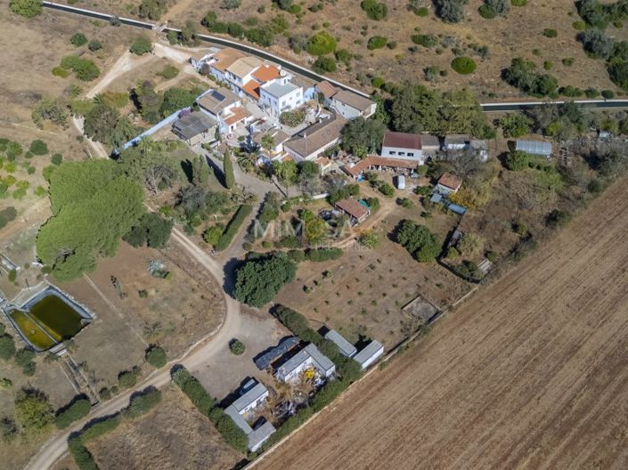 Image No.24-14 Bed Farmhouse for sale