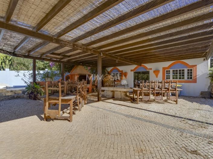 Image No.5-14 Bed Farmhouse for sale