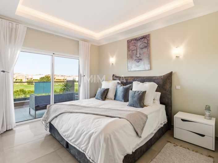 Image No.18-4 Bed House for sale