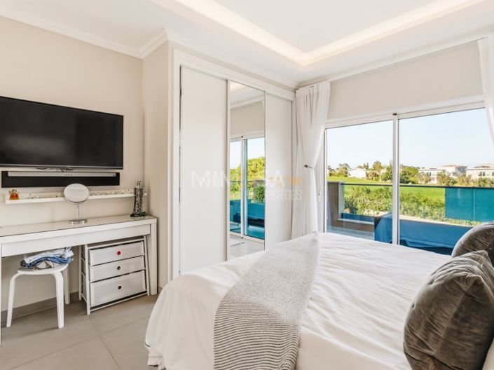 Image No.19-4 Bed House for sale