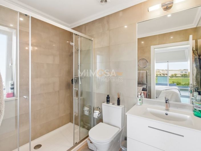 Image No.20-4 Bed House for sale