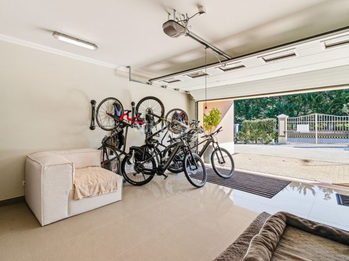 Image No.27-4 Bed House for sale