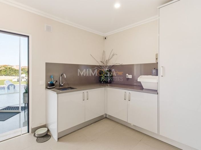 Image No.28-4 Bed House for sale