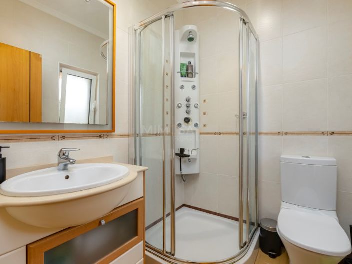 Image No.15-4 Bed House for sale