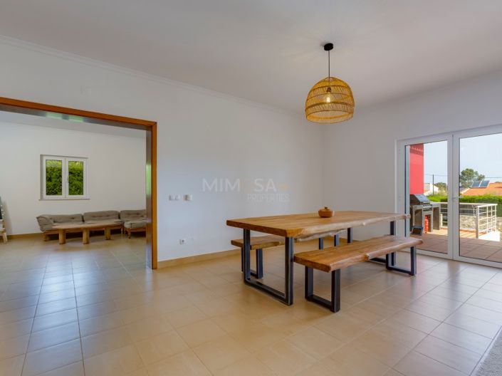 Image No.18-4 Bed House for sale