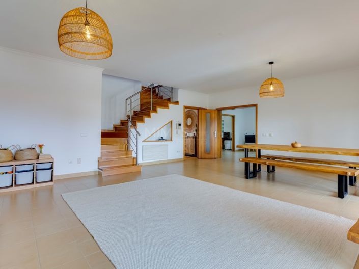 Image No.20-4 Bed House for sale